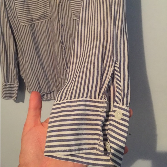 Zara blue and white striped button down - Picture 4 of 4